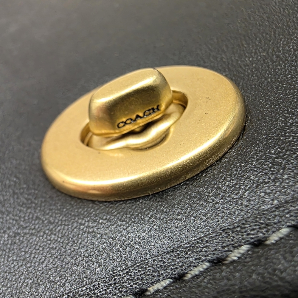 Coach Re-Edition "1974 The Dinky" Black Leather Shoulder Bag - Gorgeous - Picture 14 of 14